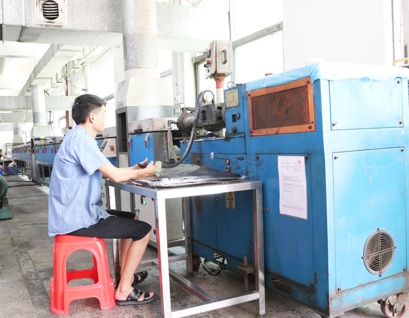 生產(chǎn)設(shè)備